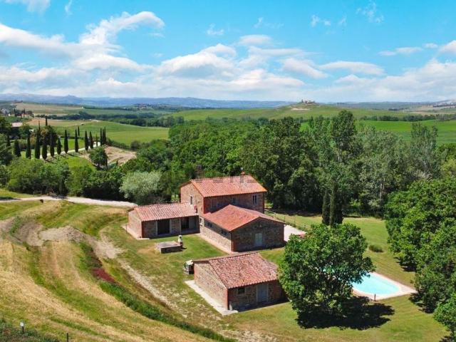 Rustici e casali in vendita di 510 m² in Viale Beato Alberto, 1