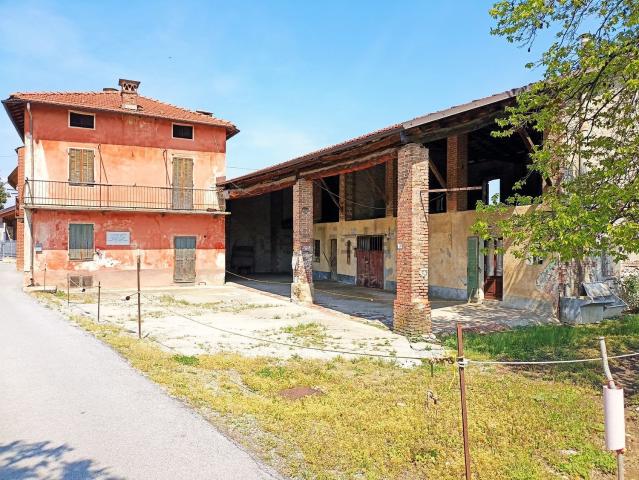 Rustici e casali in vendita di 525 m²