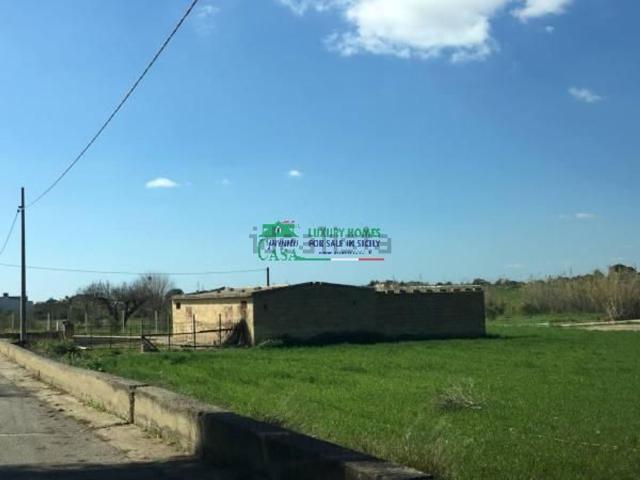 Rustici e casali in vendita di 5200 m² in Via Salvatore Fiume