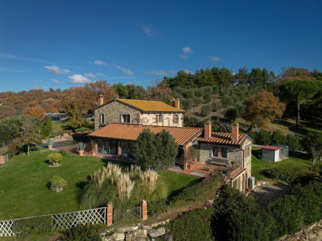 Rustici e casali in vendita di 520 m² in Località mandorlaia