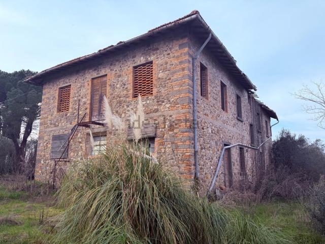 Rustici e casali in vendita di 520 m² in Via Malafrasca