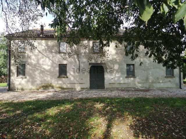 Rustici e casali in vendita di 520 m² in Via Aranova
