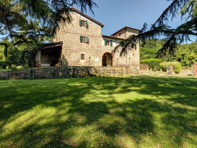 Rustici e casali in vendita di 520 m² in Via Diga, 97