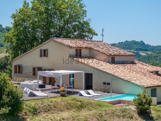 Rustici e casali in vendita di 537 m² in Strada Cupa