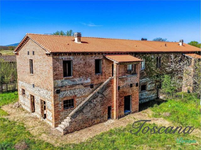 Rustici e casali in vendita di 530 m² in Strada Provinciale di Chiusdino 31