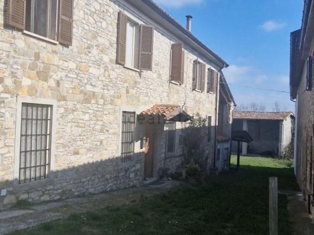 Rustici e casali in vendita di 531 m²