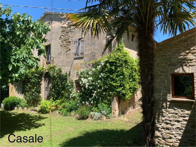 Rustici e casali in vendita di 549 m²