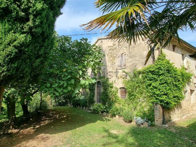 Rustici e casali in vendita di 549 m²