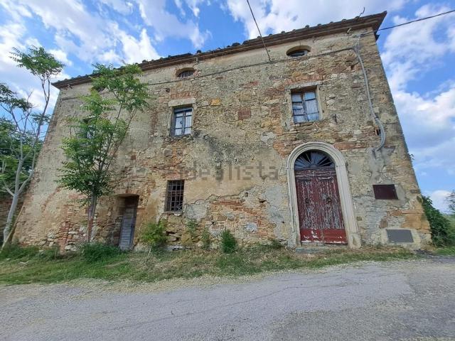 Rustici e casali in vendita di 540 m² in Località Gavignano