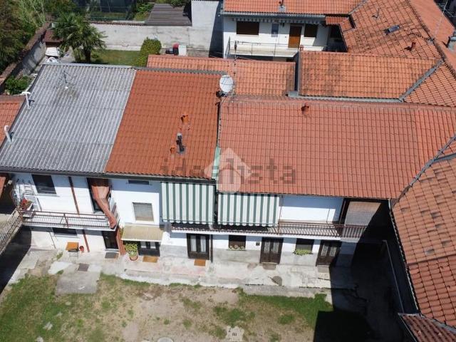 Rustici e casali in vendita di 54 m² in Via IV Novembre, 42