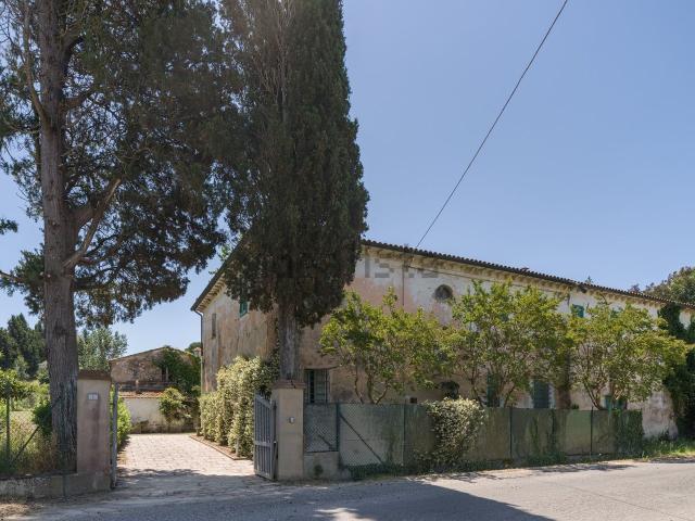 Rustici e casali in vendita di 556 m²