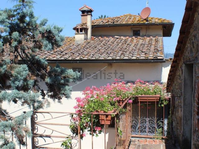 Rustici e casali in vendita di 550 m²