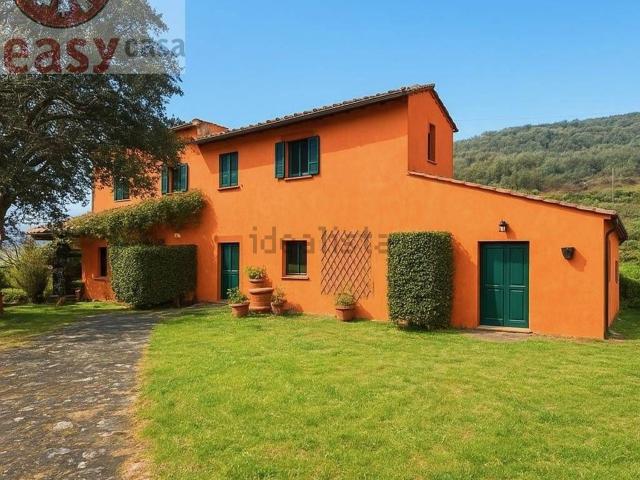 Rustici e casali in vendita di 550 m²