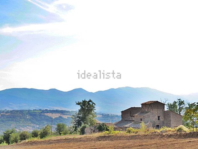 Rustici e casali in vendita di 550 m²