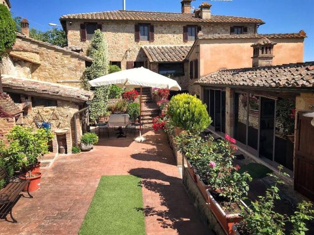 Rustici e casali in vendita di 550 m² in Località Stigliano
