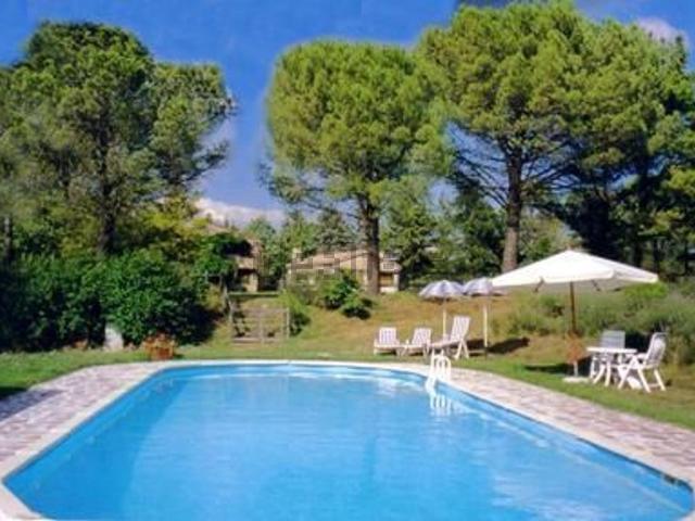 Rustici e casali in vendita di 550 m² in Strada Regionale 257 Apecchiese