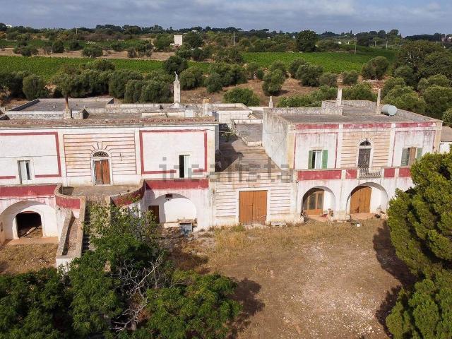 Rustici e casali in vendita di 5519 m² in Contrada Cozzana