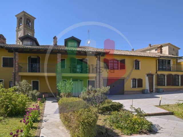 Rustici e casali in vendita di 553 m² in Via Teresa Poggio, 23