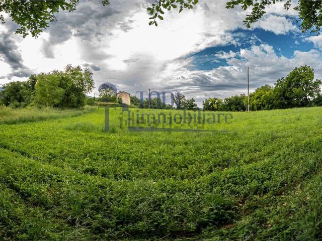 Rustici e casali in vendita di 560 m² in Via Vecchia Flaminia