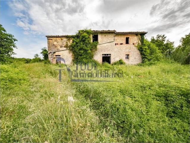 Rustici e casali in vendita di 560 m² in Viale Roma, 1