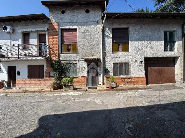 Rustici e casali in vendita di 56 m² in Via Corte Caspani, 9