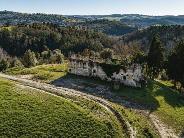 Rustici e casali in vendita di 574 m²