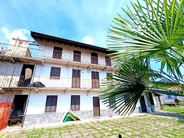 Rustici e casali in vendita di 574 m² in Via Chiesa