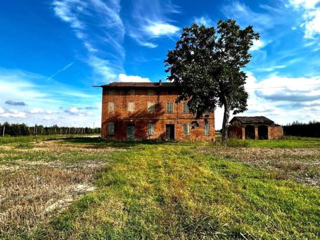Rustici e casali in vendita di 575 m² in Via Verdeta, 2