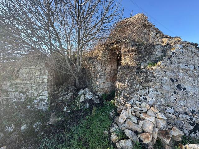 Rustici e casali in vendita di 57 m² in Contrada Caliandro, 13