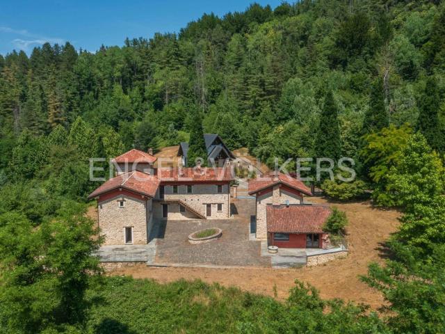 Rustici e casali in vendita di 585 m² in Strada Provinciale 339