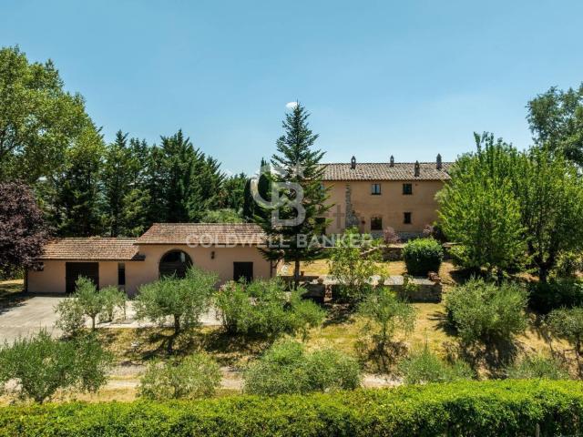 Rustici e casali in vendita di 598 m² in Località Civitella Ranieri