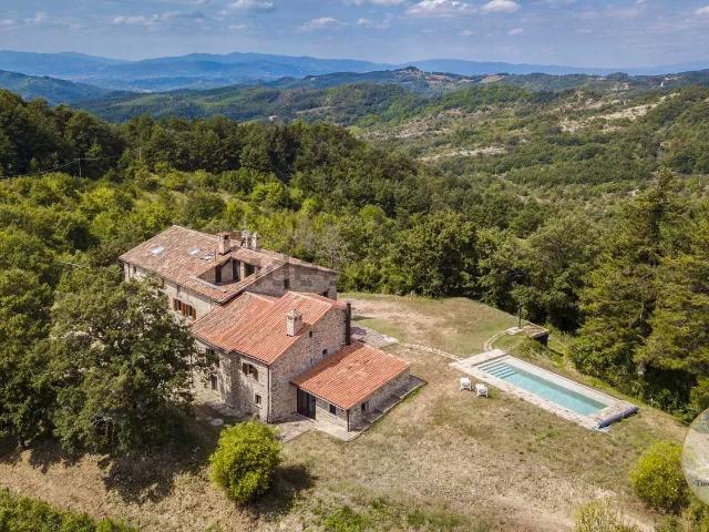 Rustici e casali in vendita di 600 m²
