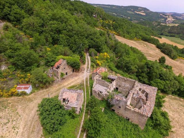 Rustici e casali in vendita di 600 m²