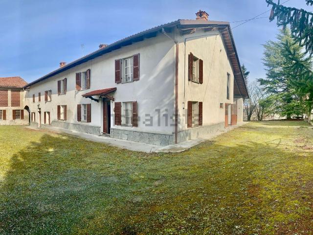 Rustici e casali in vendita di 600 m²