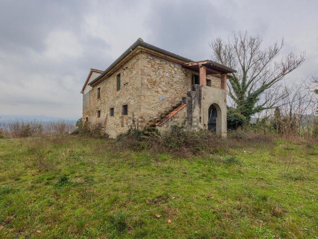 Rustici e casali in vendita di 600 m² in Località Monte Sopra Rondine
