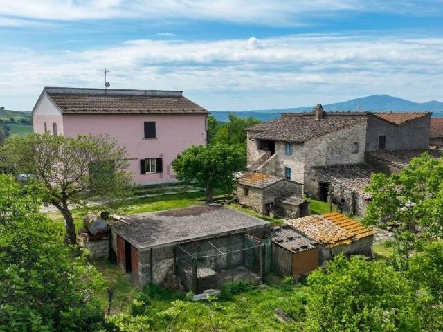 Rustici e casali in vendita di 600 m² in Strada Provinciale 33