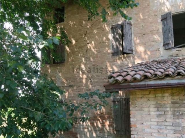 Rustici e casali in vendita di 600 m² in Via G. Carducci, 913