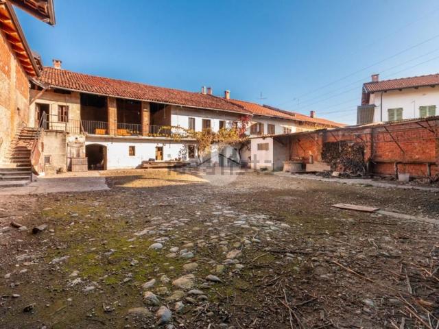 Rustici e casali in vendita di 600 m² in Via Grange Palmero, 14