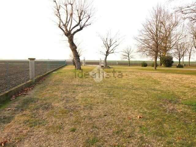 Rustici e casali in vendita di 600 m² in Via Saletto, 50