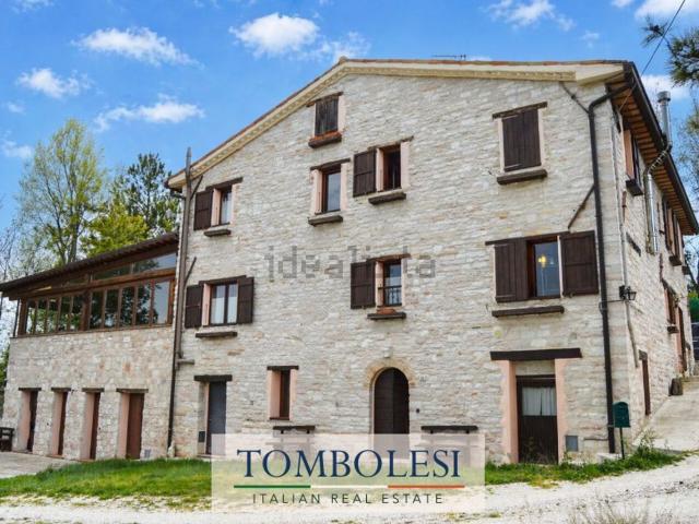 Rustici e casali in vendita di 600 m² in Via Tarugo