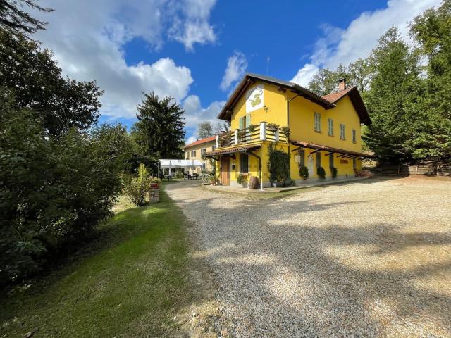 Rustici e casali in vendita di 600 m² in Via Valsungana