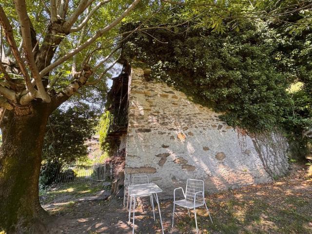 Rustici e casali in vendita di 60 m² in Via Bescheis Borello