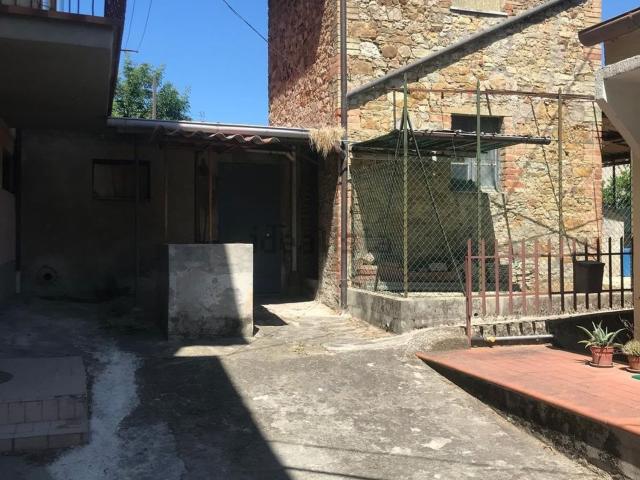 Rustici e casali in vendita di 60 m² in Via dei Molini
