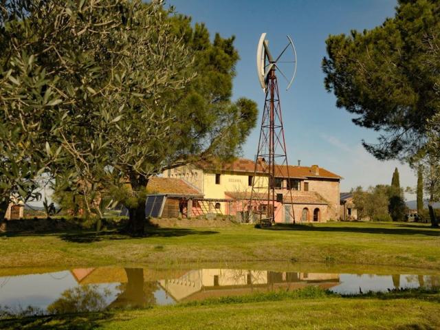 Rustici e casali in vendita di 610 m²