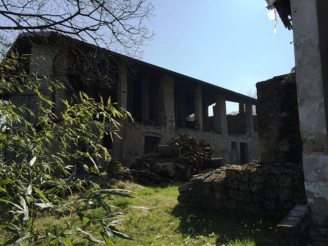 Rustici e casali in vendita di 610 m² in Via Milano