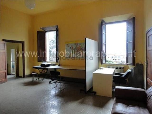 Rustici e casali in vendita di 612 m²