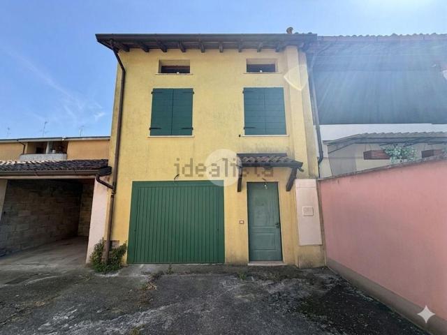 Rustici e casali in vendita di 61 m² in Via Baldassi