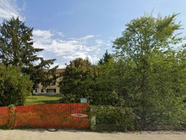 Rustici e casali in vendita di 625 m² in Via Roma, 239