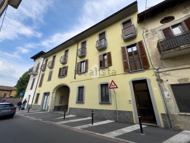Rustici e casali in vendita di 62 m² in Via Besana, 14