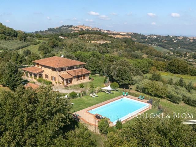 Rustici e casali in vendita di 635 m² in Via Poggio Saragio, 5